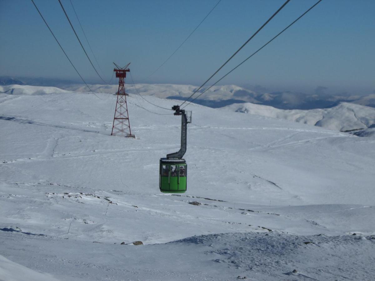 Kalinderu Skier'S Apartament Bellevue Buşteni Esterno foto