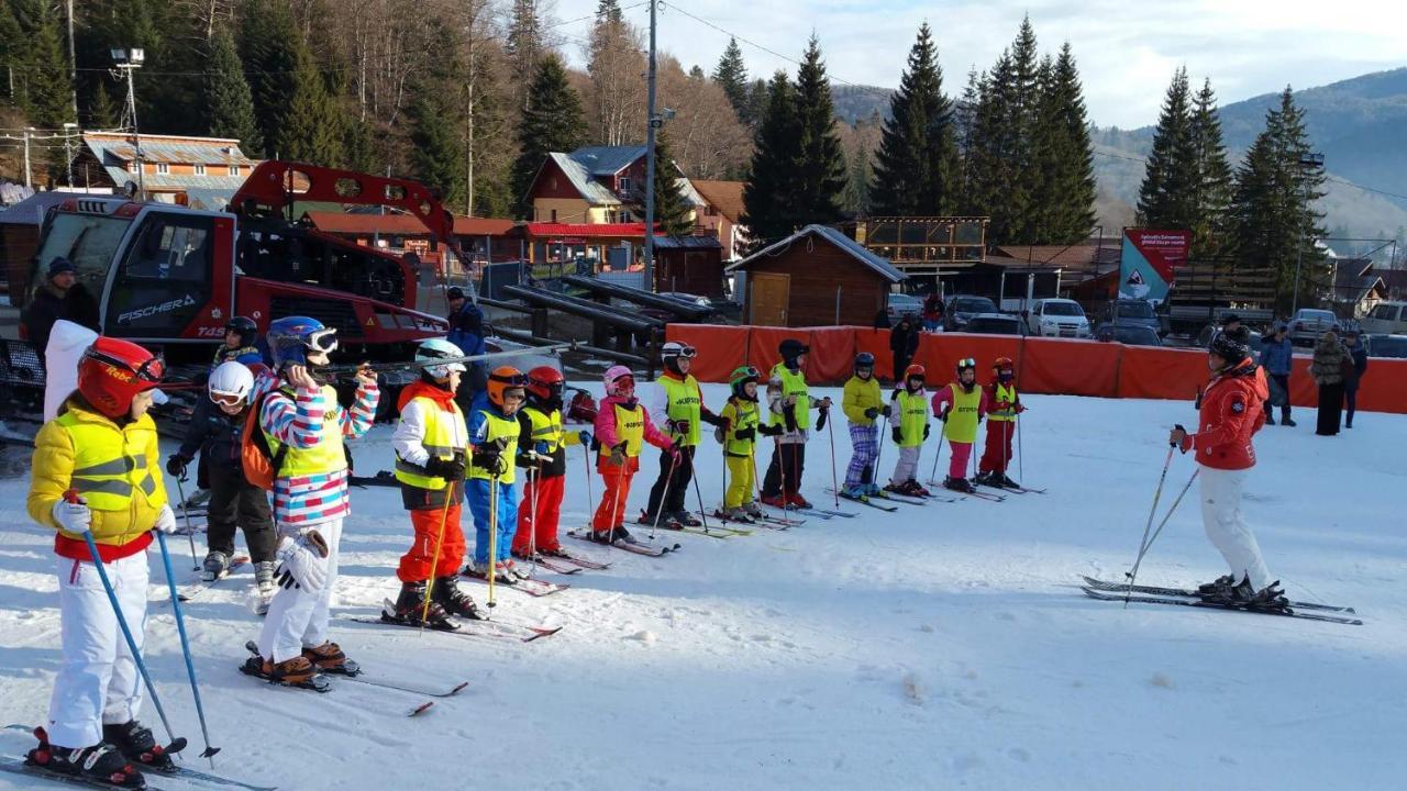 Kalinderu Skier'S Apartament Bellevue Buşteni Esterno foto