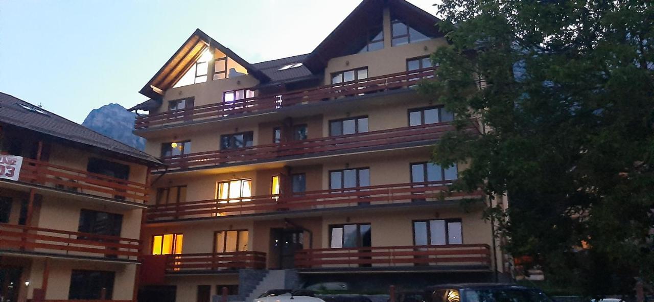 Kalinderu Skier'S Apartament Bellevue Buşteni Esterno foto
