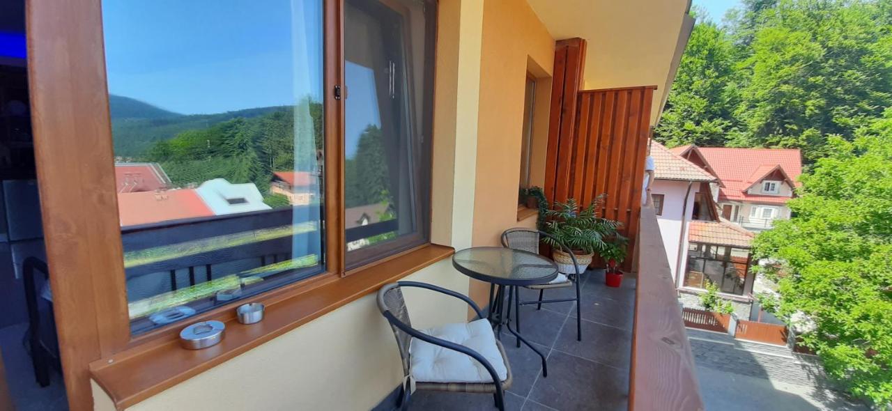 Kalinderu Skier'S Apartament Bellevue Buşteni Esterno foto
