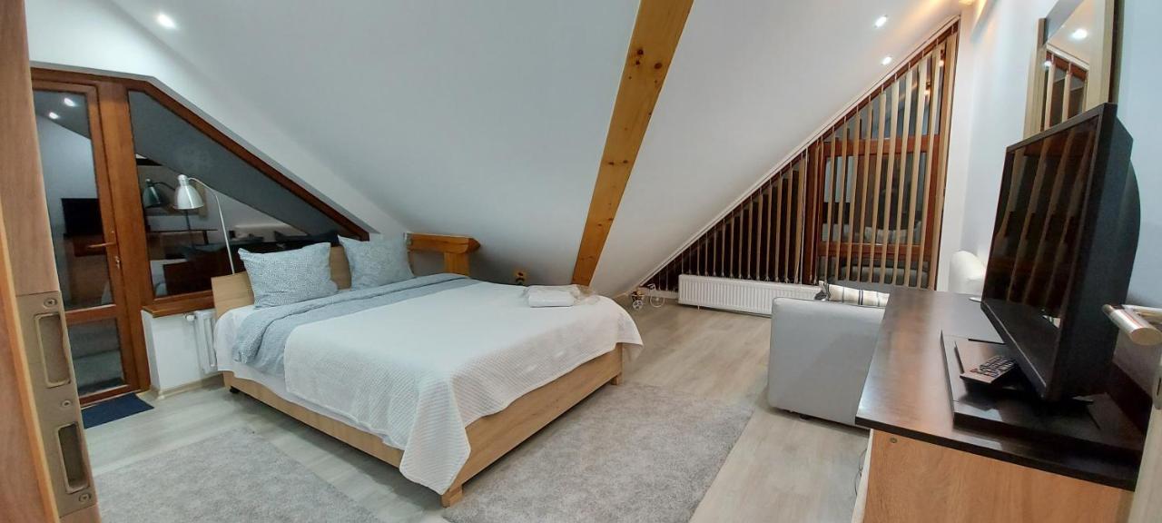 Kalinderu Skier'S Apartament Bellevue Buşteni Esterno foto