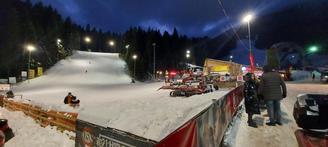 Kalinderu Skier'S Apartament Bellevue Buşteni Esterno foto