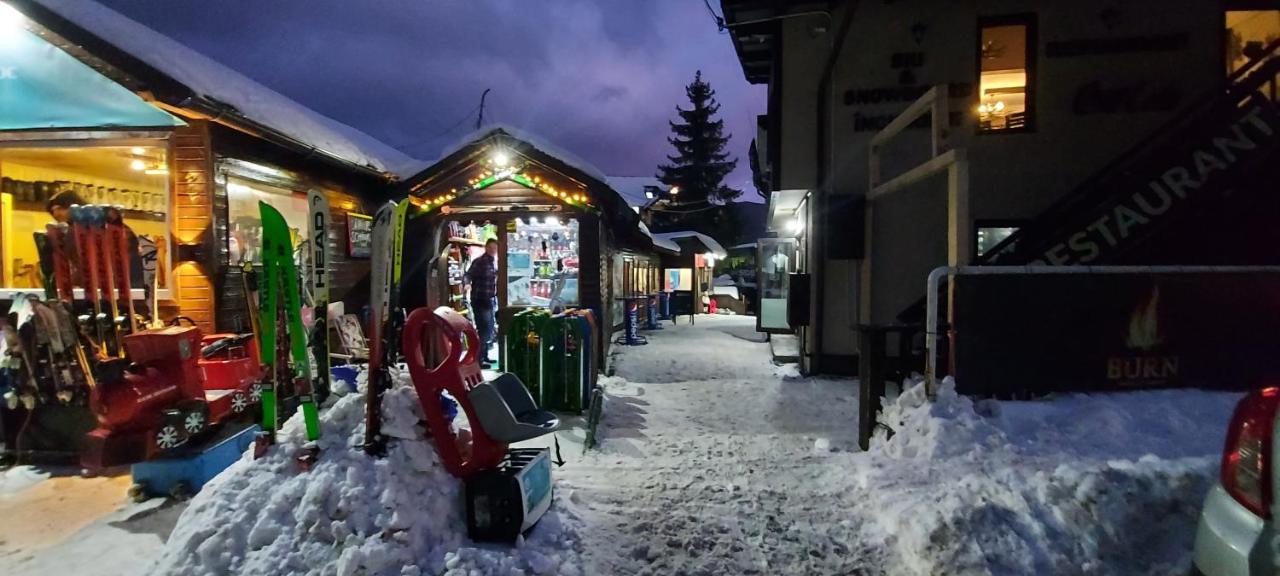Kalinderu Skier'S Apartament Bellevue Buşteni Esterno foto