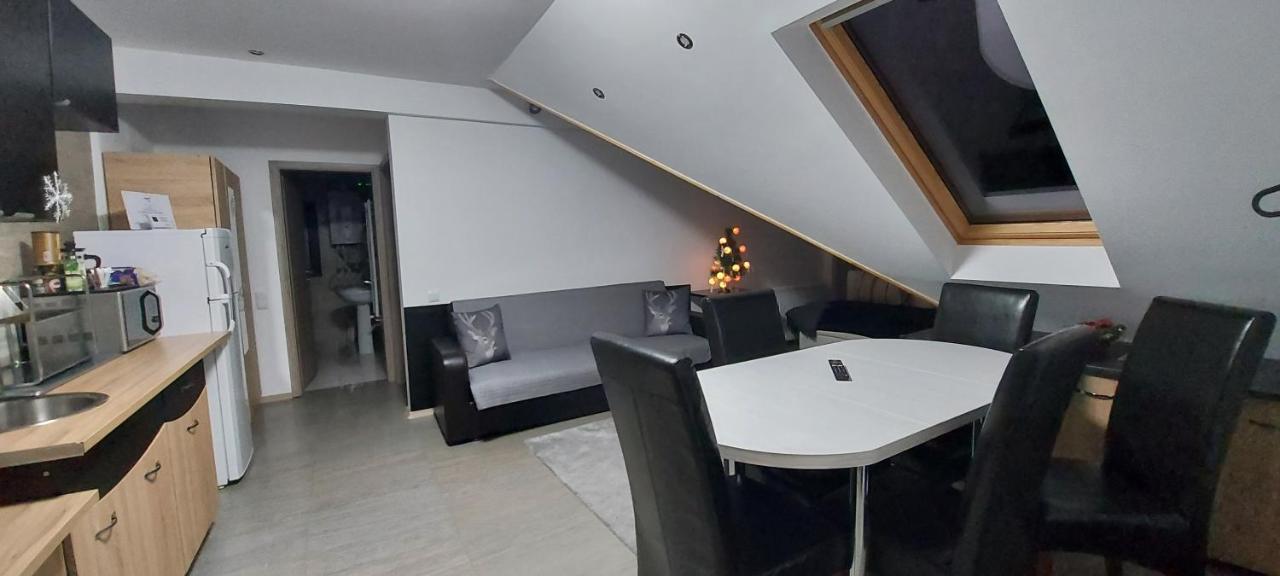 Kalinderu Skier'S Apartament Bellevue Buşteni Esterno foto