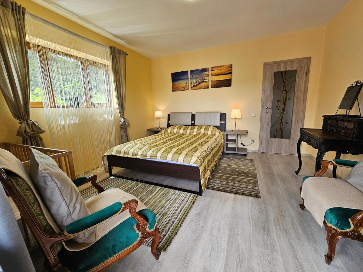 Kalinderu Skier'S Apartament Bellevue Buşteni Esterno foto